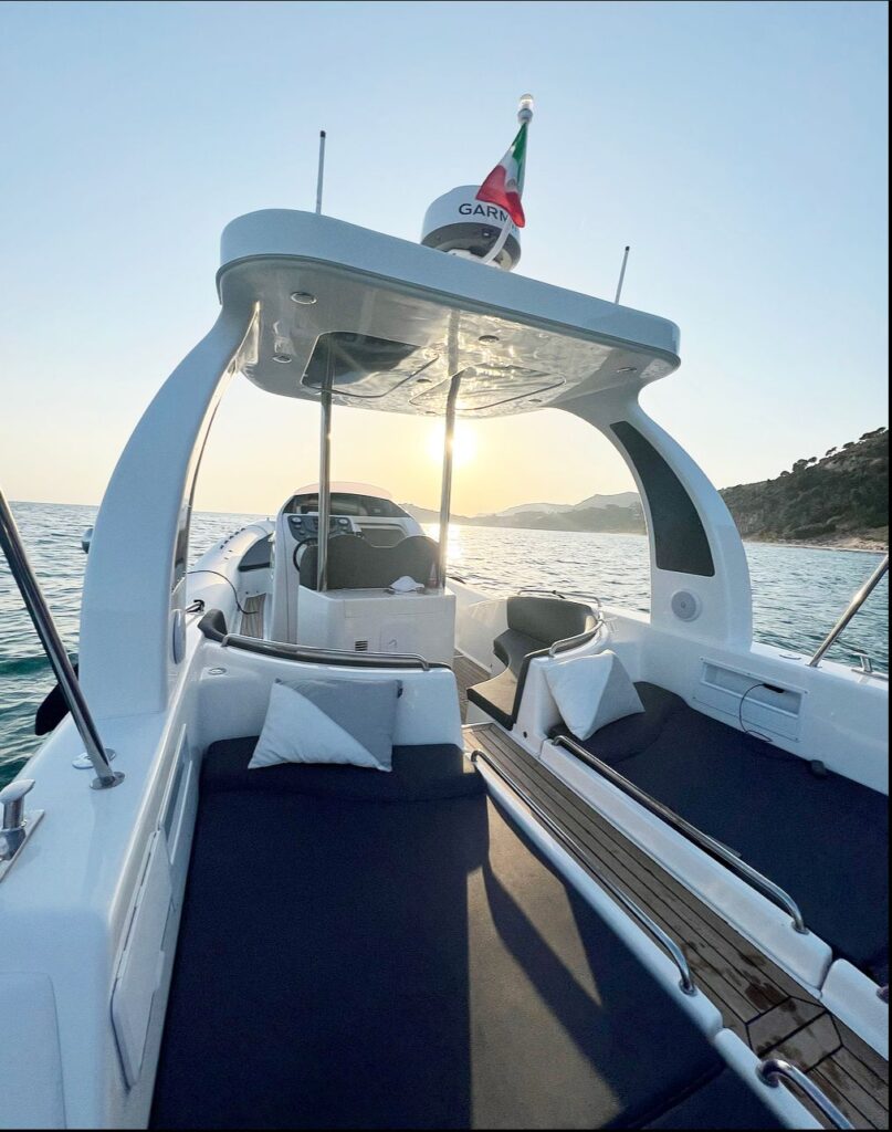 Maxi-gommone Domar D10 cabinato - foto 13 - Happy Sailing