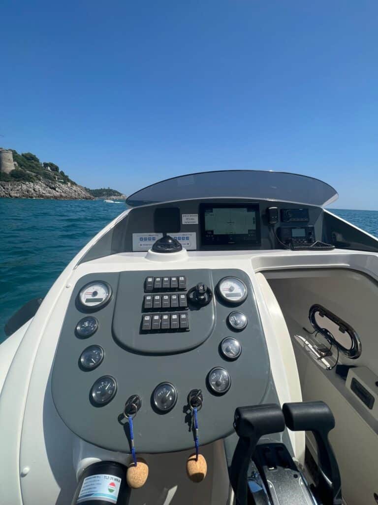 Maxi-gommone Domar D10 cabinato - foto 18 - Happy Sailing