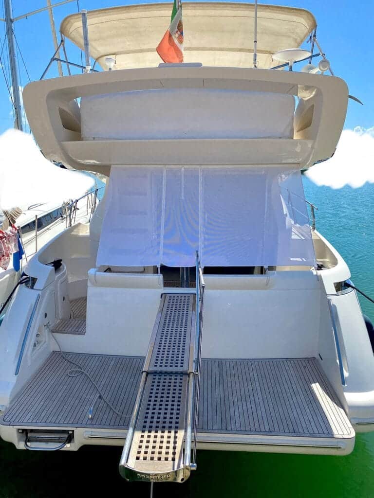 Azimut 43 fly - foto 2 - Happy Sailing