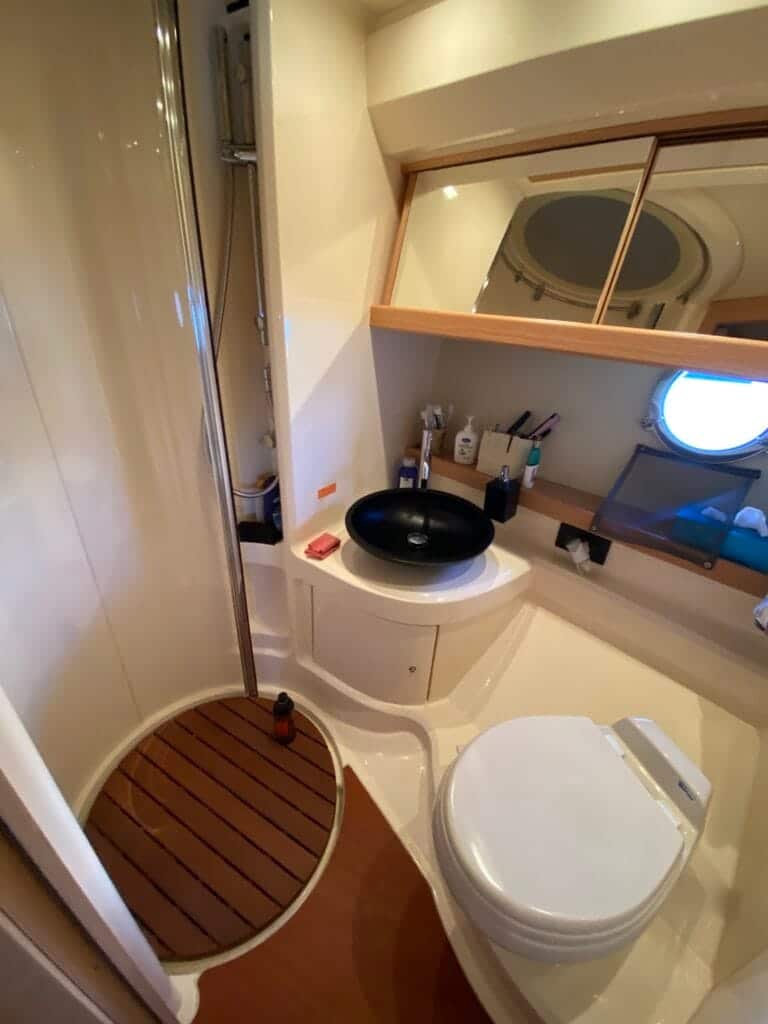 Azimut 43 fly - foto 11 - Happy Sailing