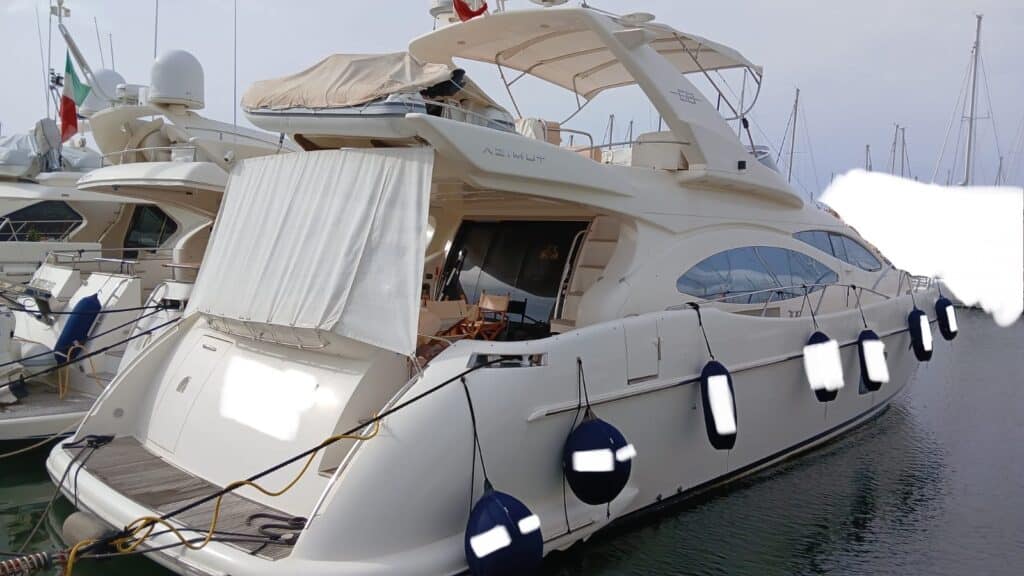 Azimut 68 Fly - foto 2 - Happy Sailing