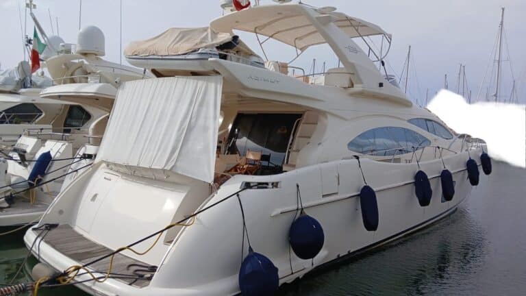 Azimut 68 Fly - Happy Sailing