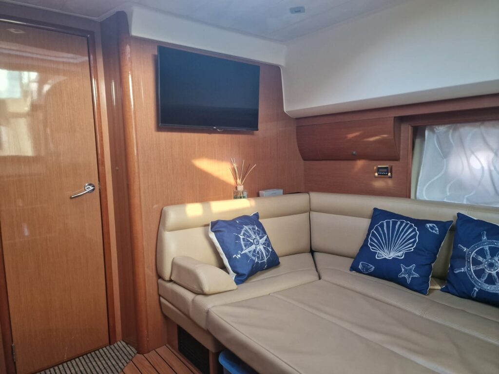 Jeanneau Prestige 38S - foto 10 - Happy Sailing