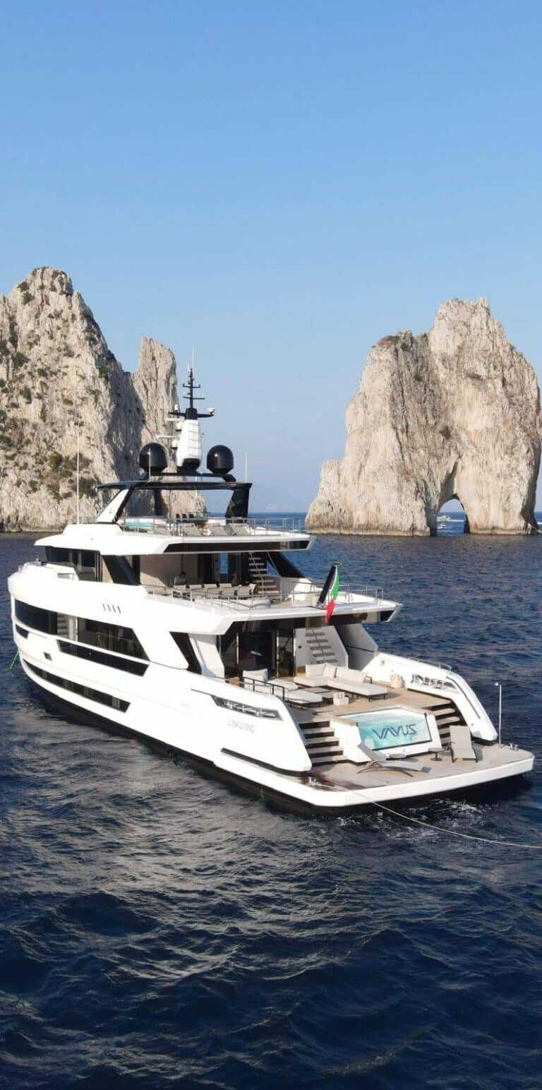 Ocean King Ducale 120 - Happy Sailing