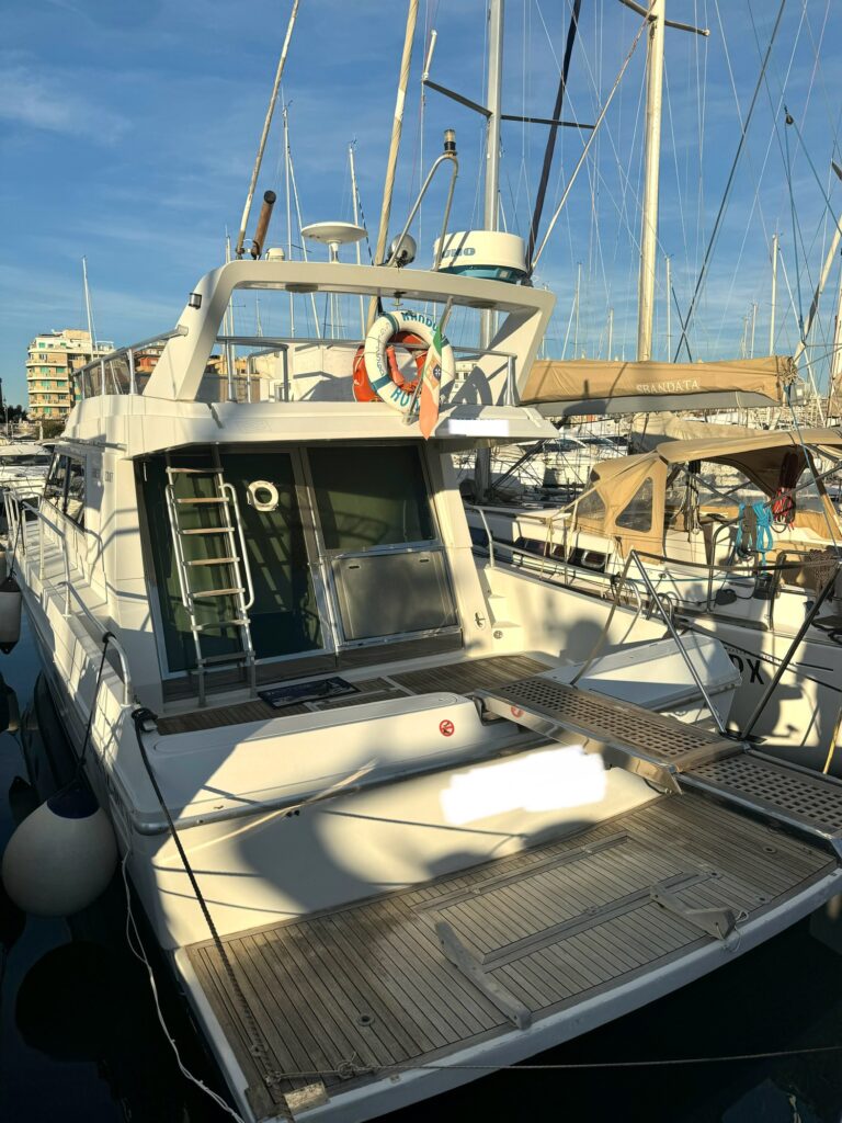 Ferretti 39 FLY - Happy Sailing