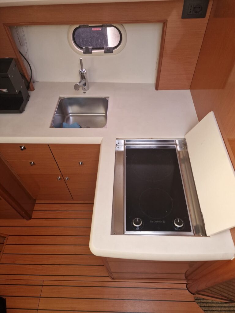 Jeanneau Prestige 38S - foto 13 - Happy Sailing