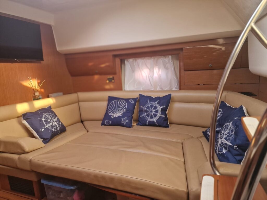 Jeanneau Prestige 38S - foto 9 - Happy Sailing