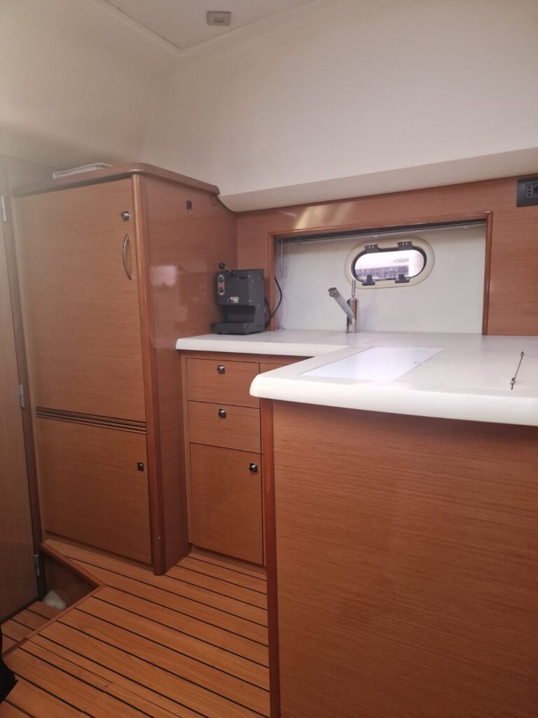 Jeanneau Prestige 38S - foto 14 - Happy Sailing
