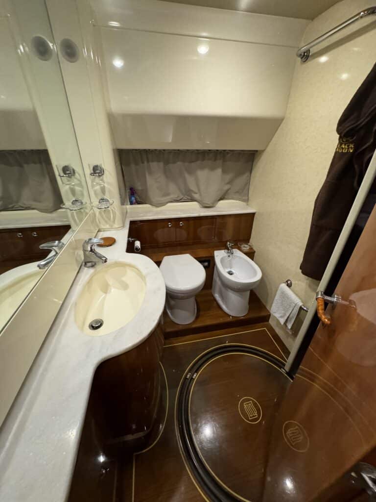 Ferretti 680 fly - foto 10 - Happy Sailing