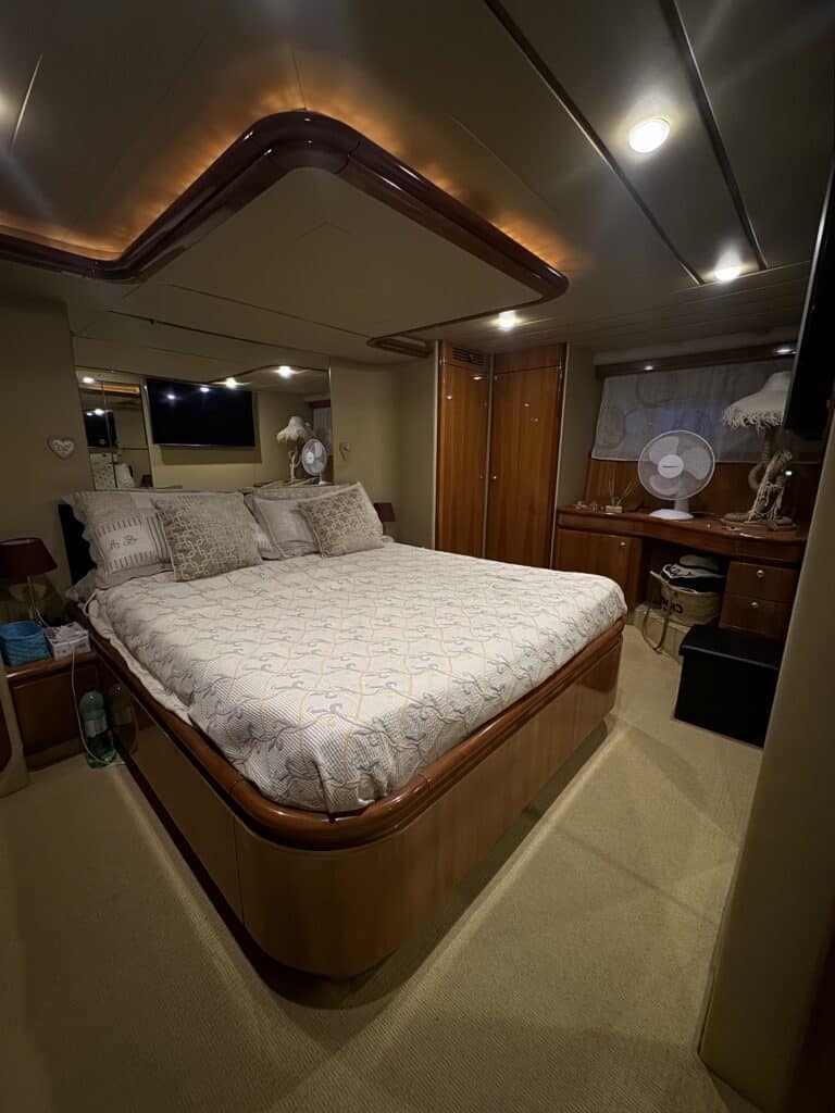 Ferretti 680 fly - foto 13 - Happy Sailing