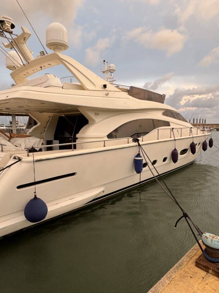 Ferretti 680 fly - foto 17 - Happy Sailing