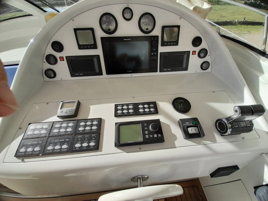 Rizzardi CR 63 HT - foto 6 - Happy Sailing