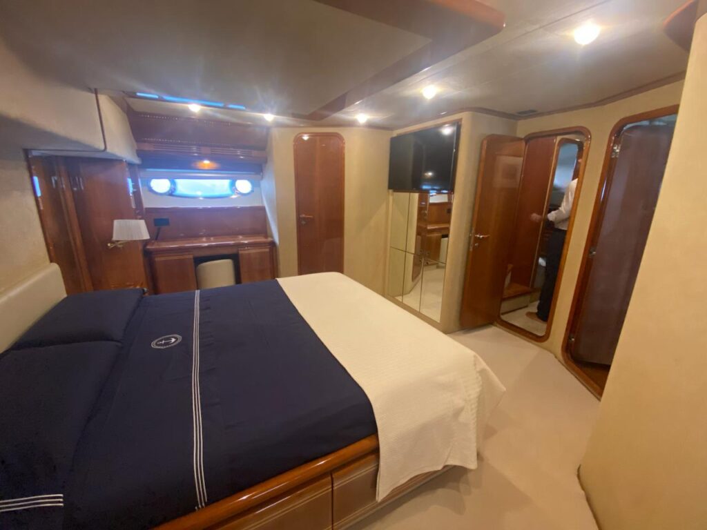 FERRETTI 810 - foto 4 - Happy Sailing