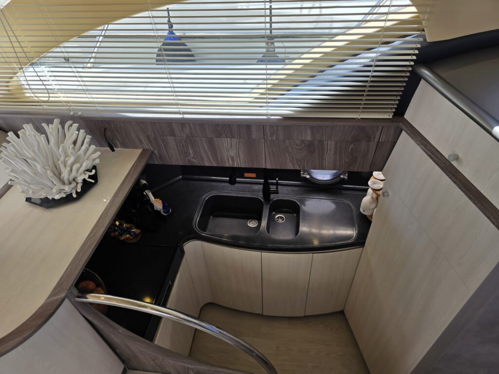 Azimut 50’ fly - foto 6 - Happy Sailing