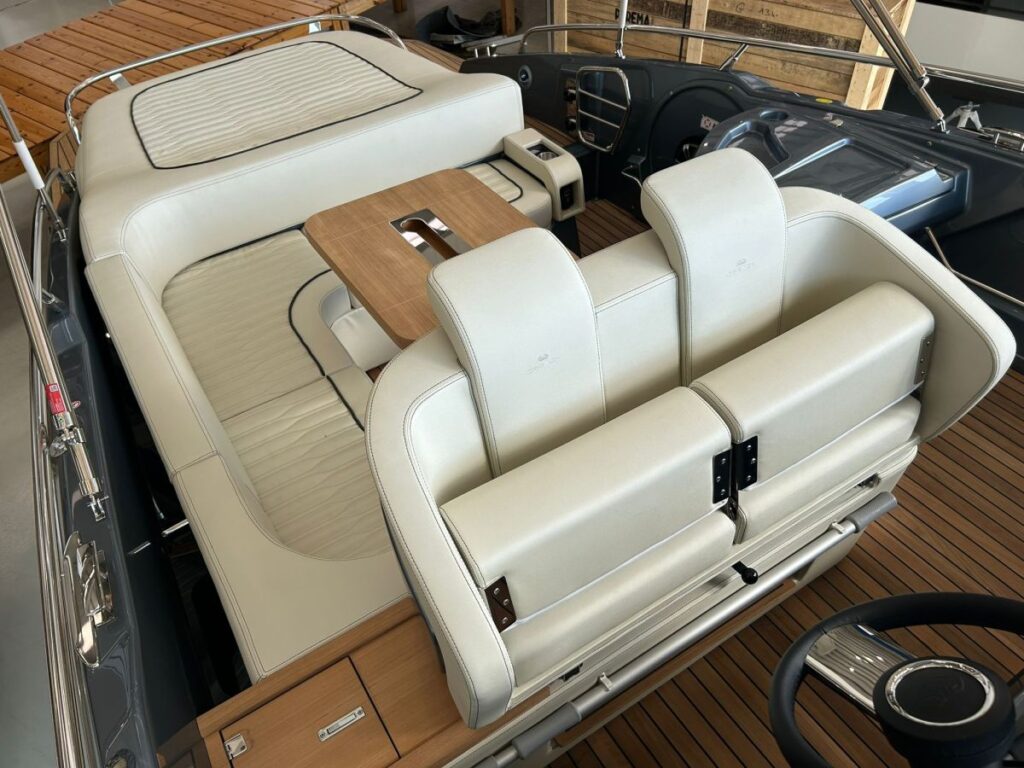 Cranchi E30 - foto 4 - Happy Sailing