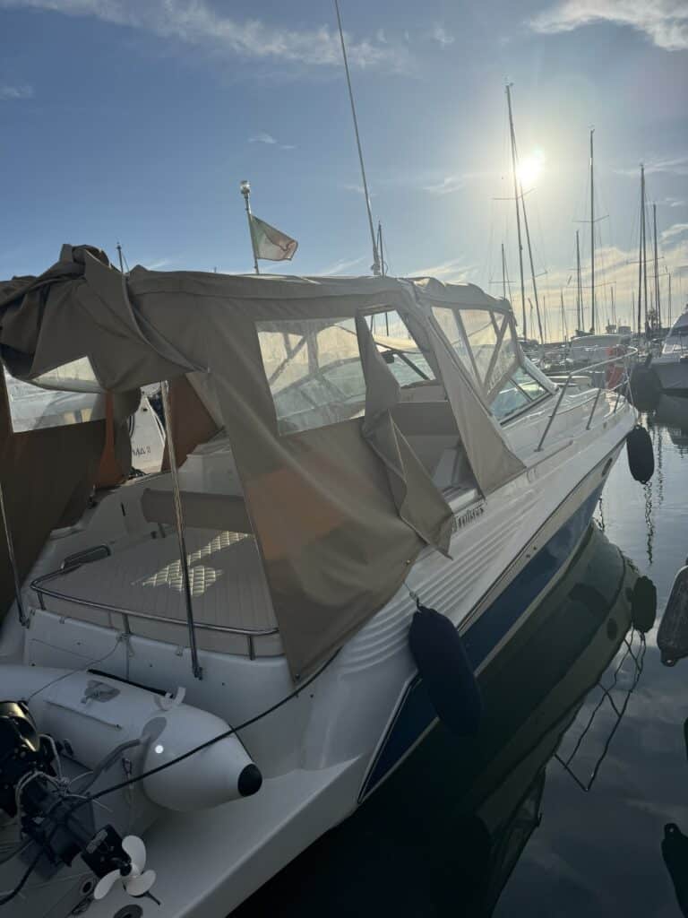 Cruisers 3070 natante - Happy Sailing