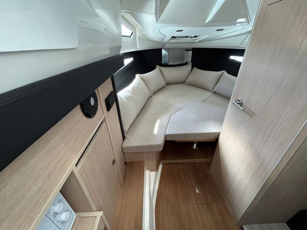 Cranchi E30 - foto 8 - Happy Sailing