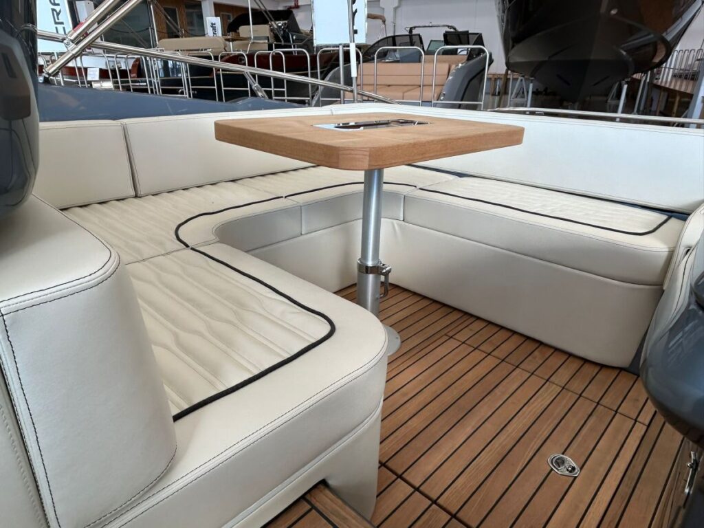 Cranchi E30 - foto 5 - Happy Sailing