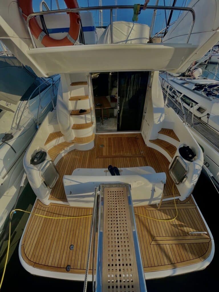 Azimut 42 fly