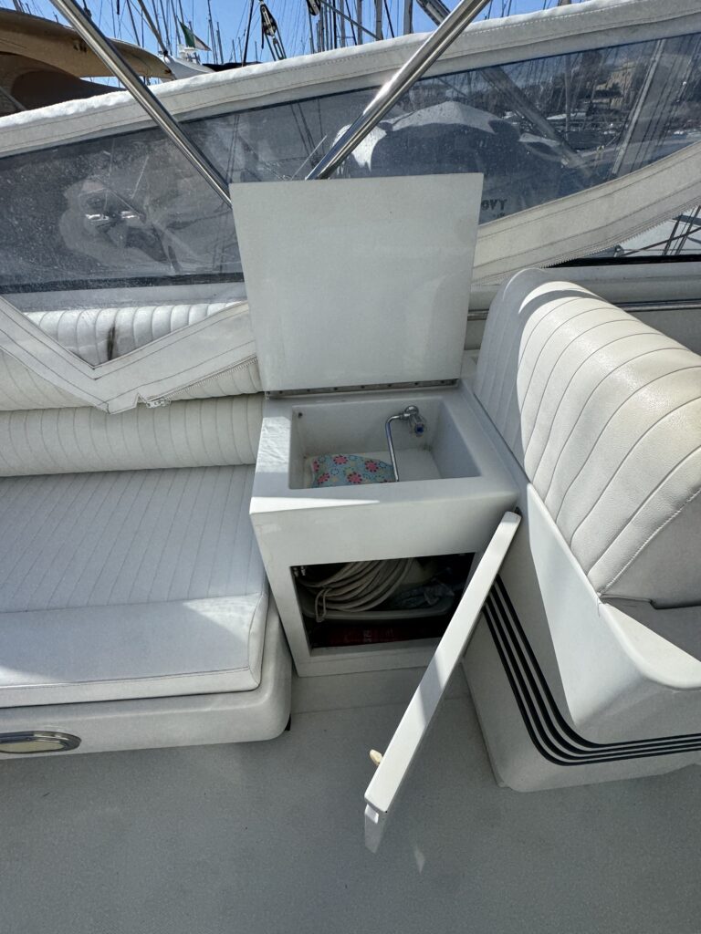PERSHING 40 - foto 5 - Happy Sailing
