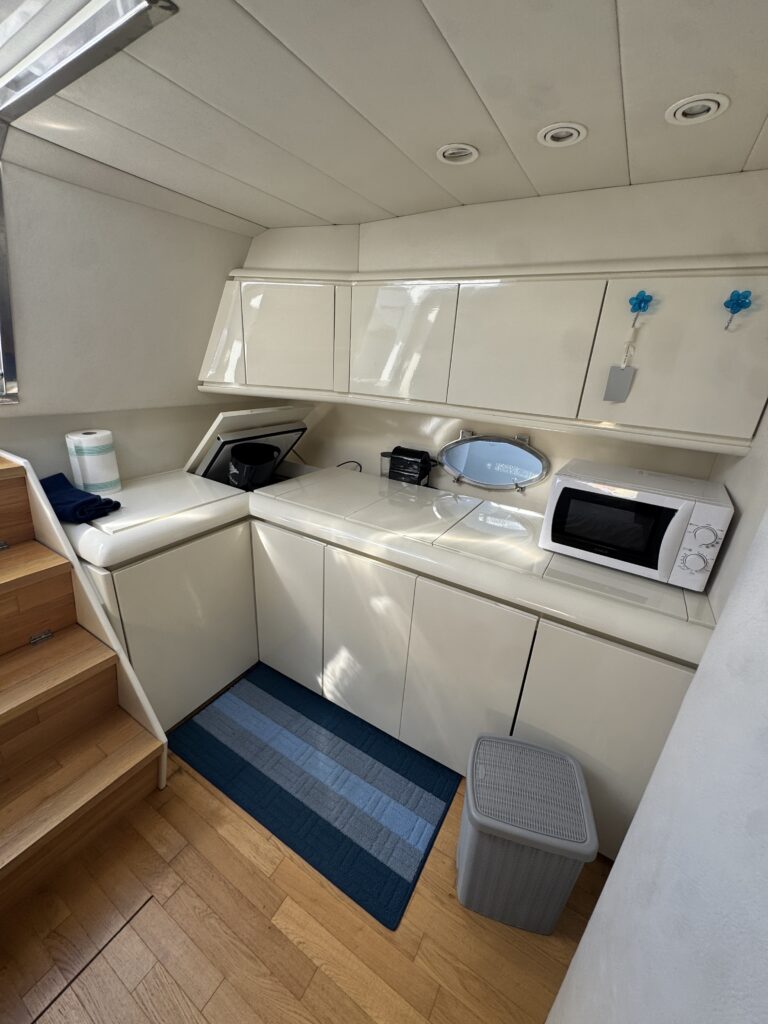 PERSHING 40 - foto 10 - Happy Sailing