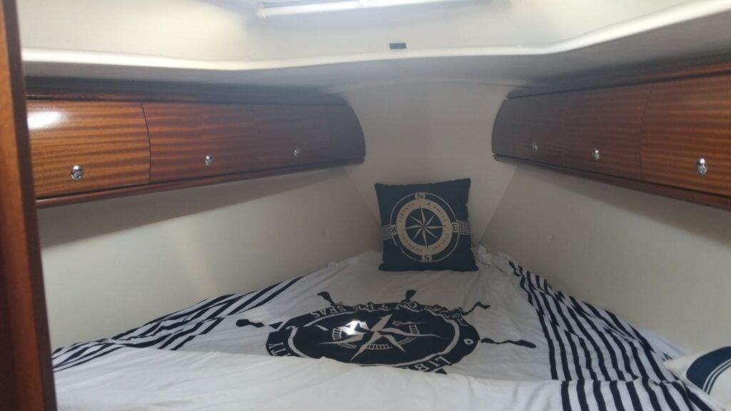 BAVARIA 32 CRUISER - foto 13 - Happy Sailing