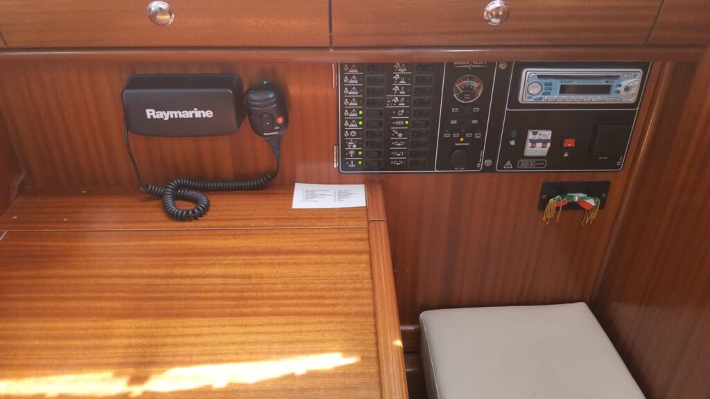 BAVARIA 32 CRUISER - foto 9 - Happy Sailing