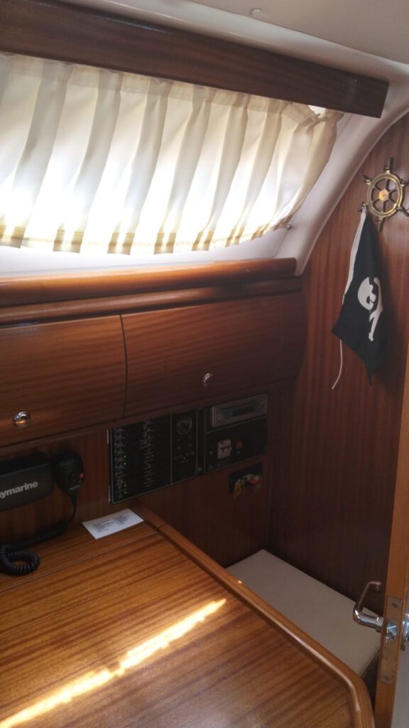 BAVARIA 32 CRUISER - foto 11 - Happy Sailing